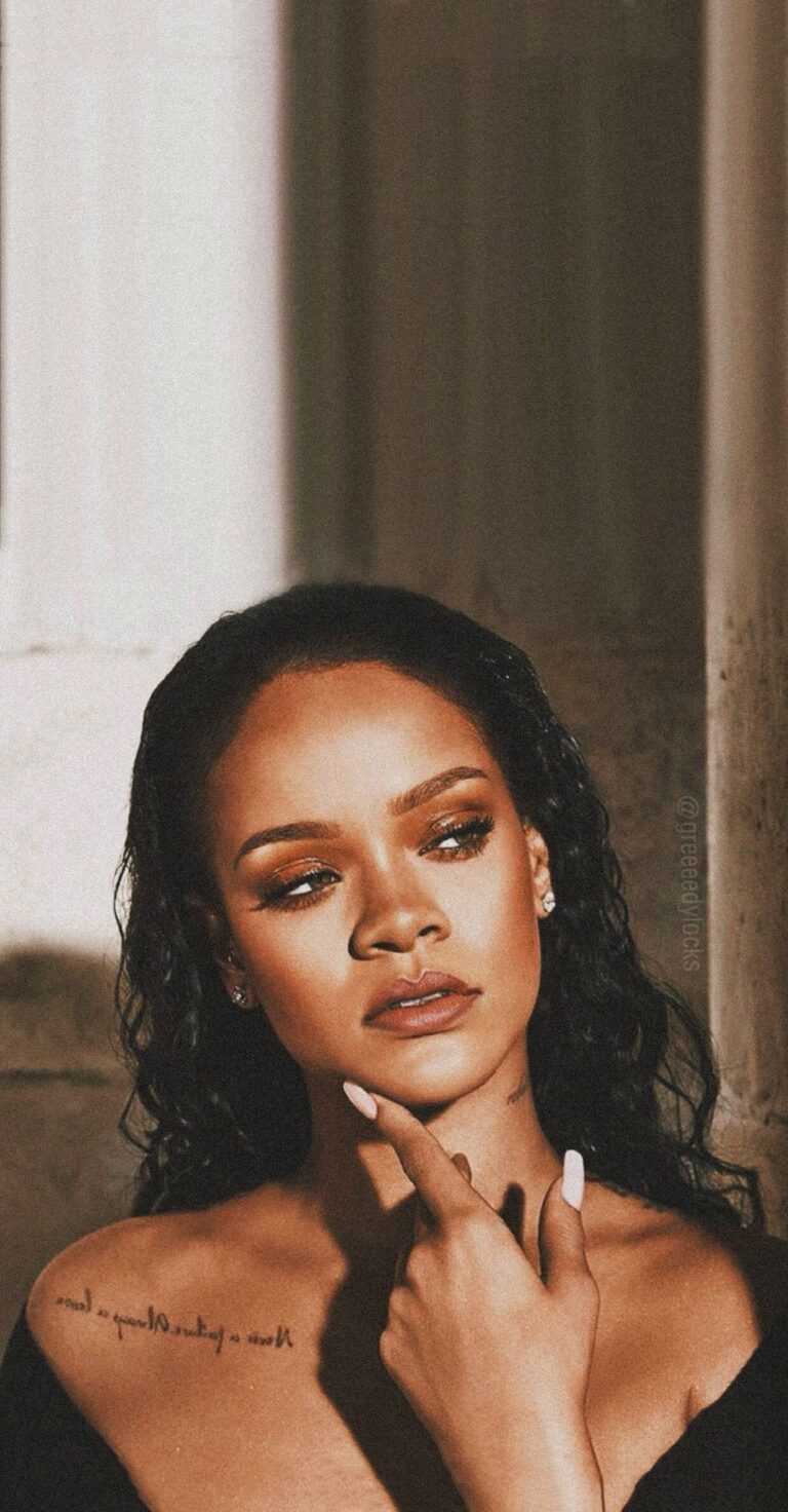 IPhone Rihanna Wallpaper - iXpap