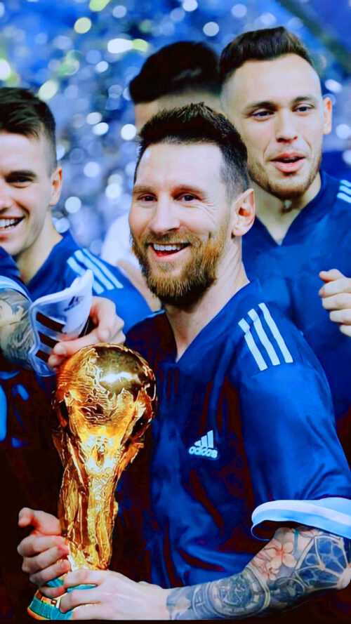 Messi Holding World Cup Wallpaper - iXpap