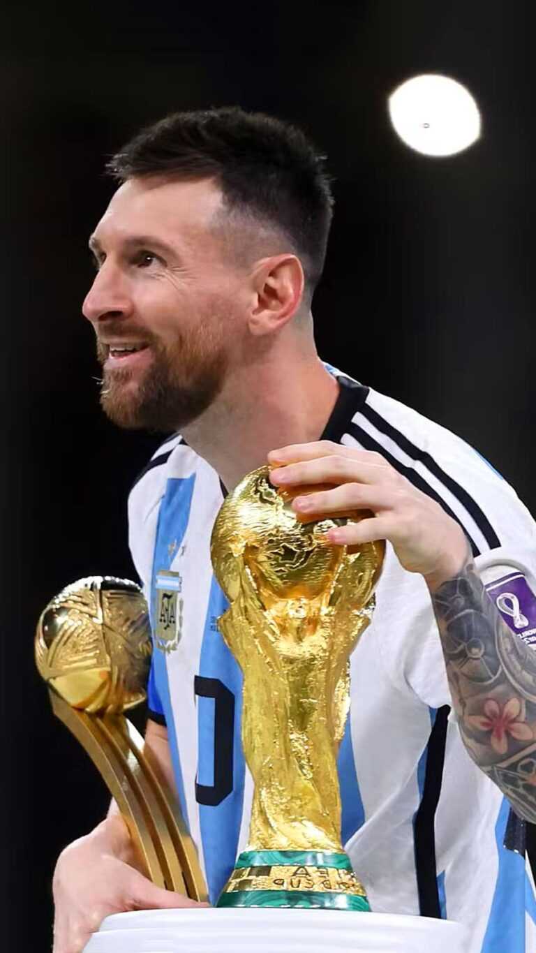 Messi World Cup Trophy Wallpaper - iXpap