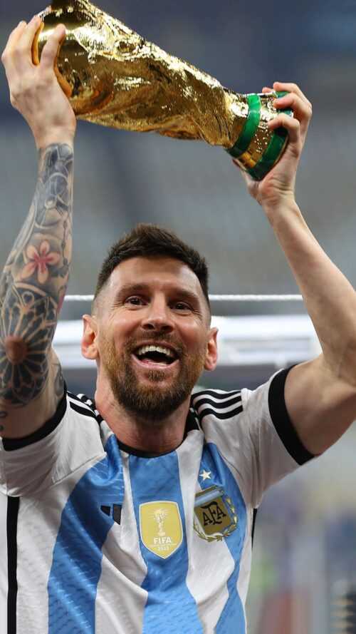 Messi World Cup Trophy Wallpaper - iXpap