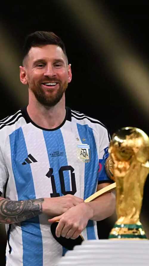 Messi World Cup Trophy Wallpaper - iXpap