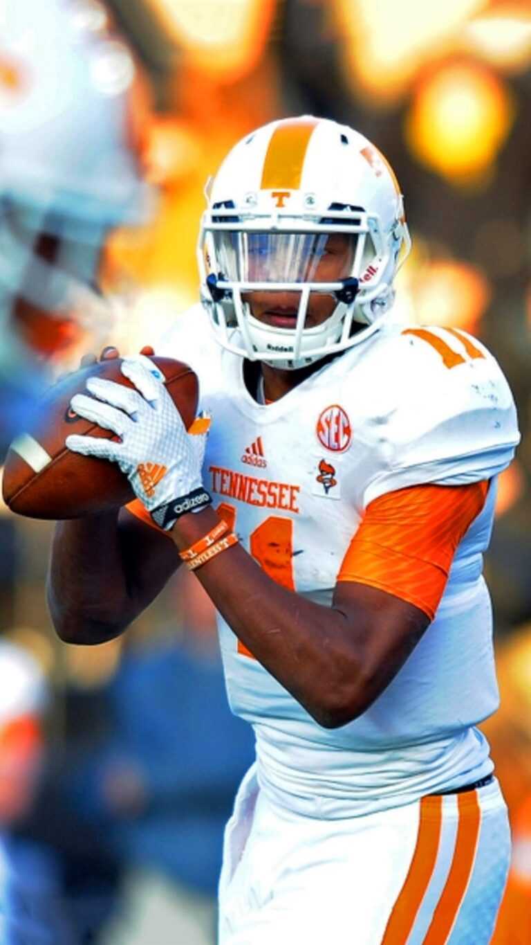 Josh Dobbs Wallpaper - iXpap